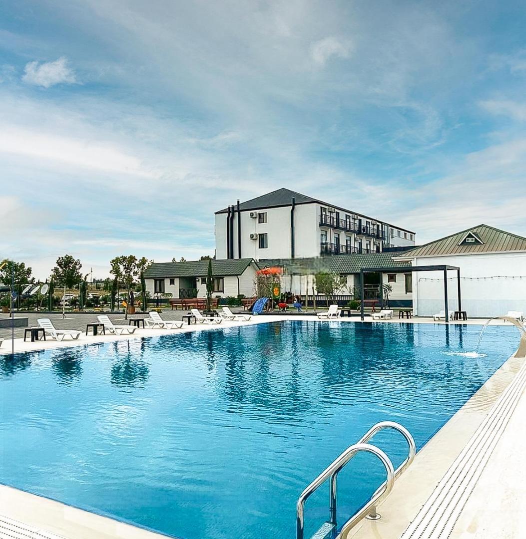 Karvan Hotel-Sanatorium Naftalan Ngoại thất bức ảnh